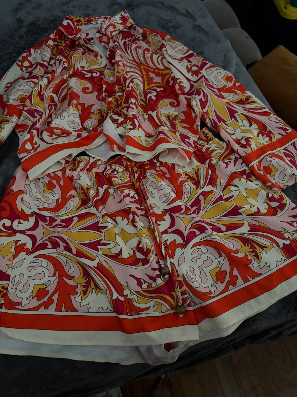 Fashion Nova Bold Swirl Print Shorts Set in Red, Pink & Yellow